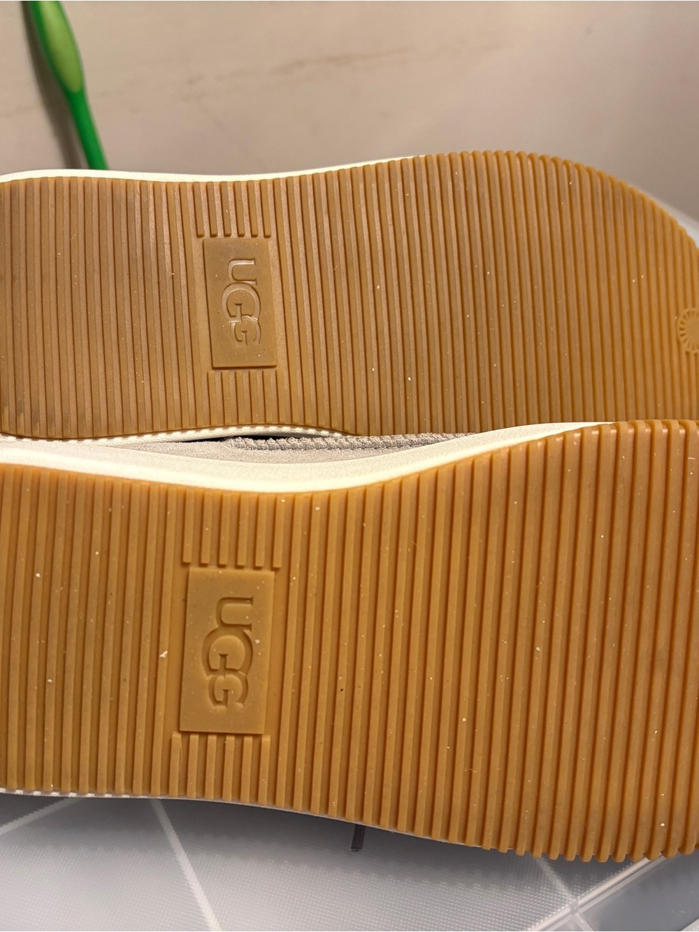 UGG women’s EZ-DUZZIT Lace up sneaker mule platform - Picture 2 of 6
